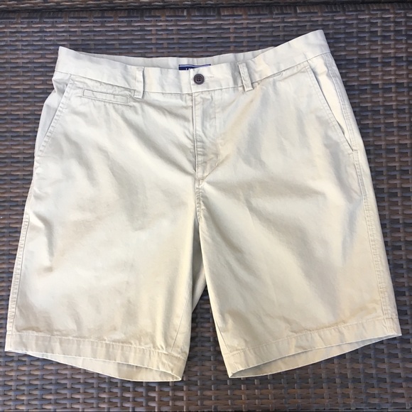 Men’s Land’s End Shorts.  Taupe.   35” waist. - Picture 2 of 4